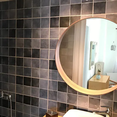 Starry - 3 Minutes From Metro Station Apartment Athens
