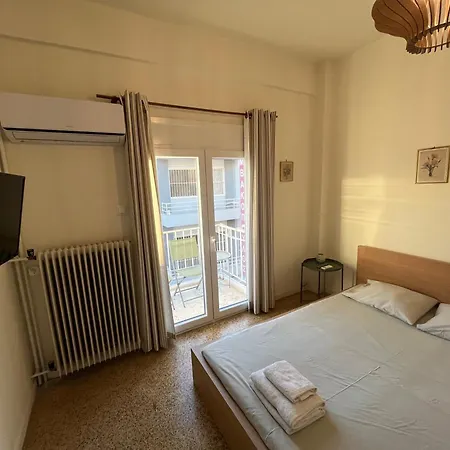 Starry - 3 Minutes From Metro Station Apartment Athens