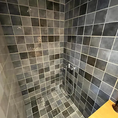 Starry - 3 Minutes From Metro Station Apartment